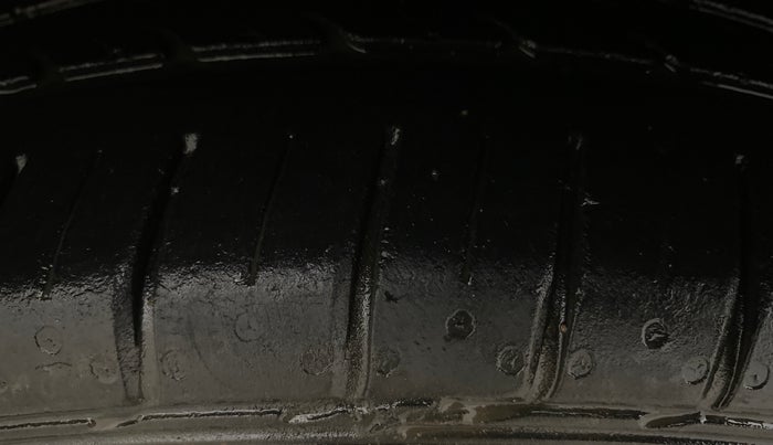 2016 Maruti Ciaz ZXI+, Petrol, Manual, 98,184 km, Left Front Tyre Tread