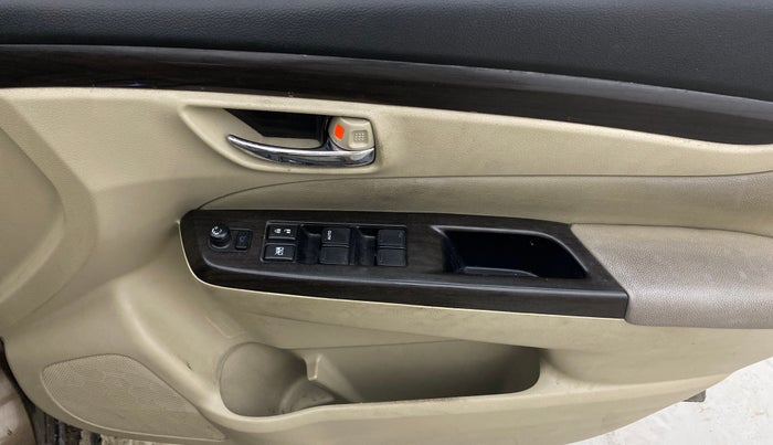 2016 Maruti Ciaz ZXI+, Petrol, Manual, 98,184 km, Driver Side Door Panels Control
