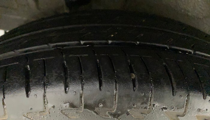 2017 Maruti IGNIS ZETA 1.2 AMT, Petrol, Automatic, 86,424 km, Right Rear Tyre Tread