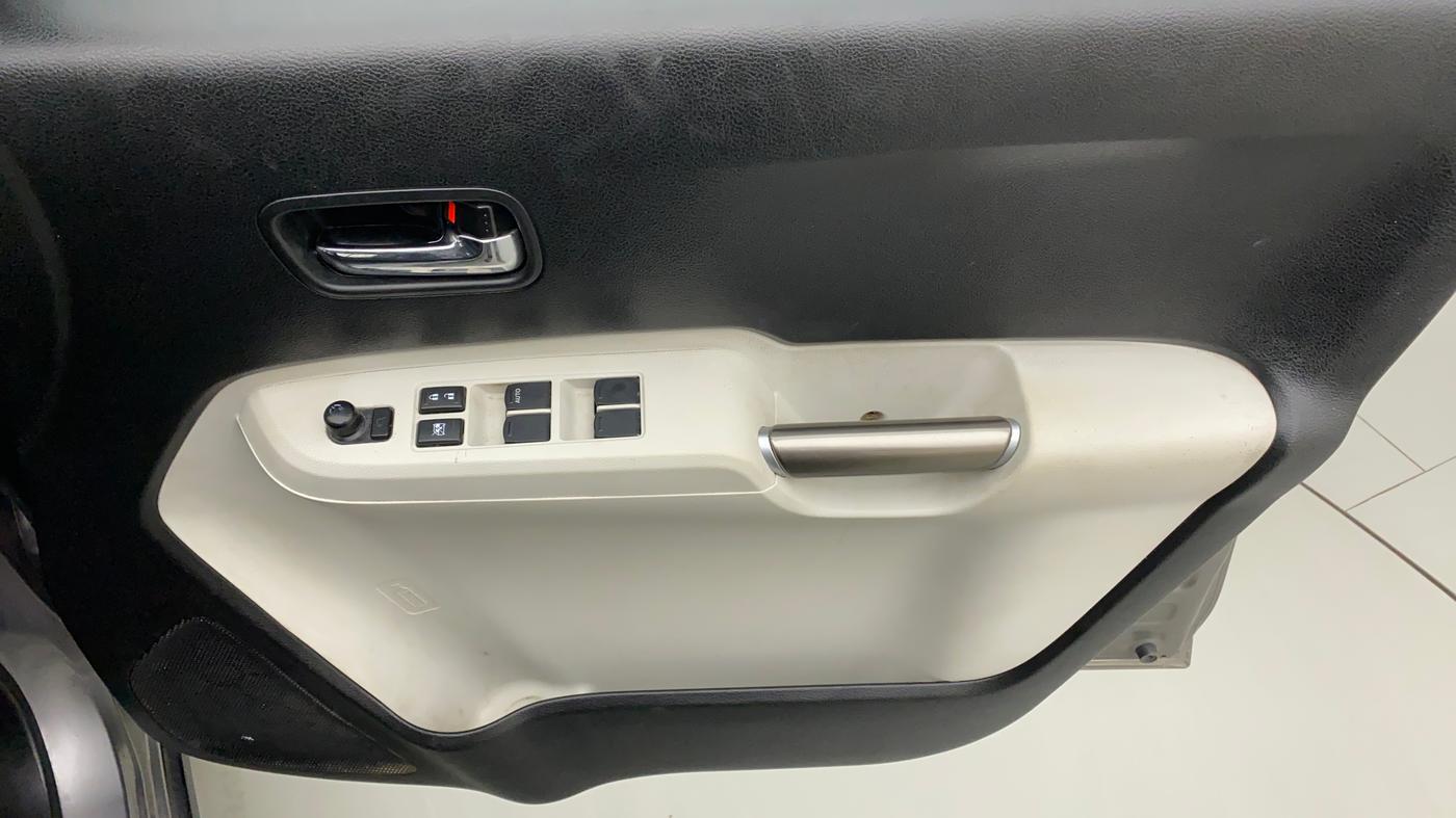 2017 Maruti IGNIS ZETA 1.2 AMT, Petrol, Automatic, 86,424 km, Driver Side Door Panels Control