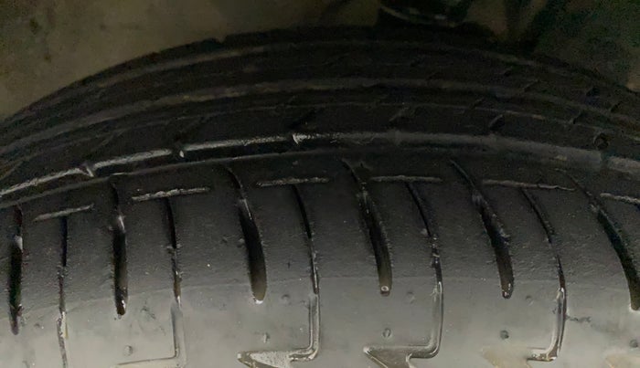 2017 Maruti IGNIS ZETA 1.2 AMT, Petrol, Automatic, 86,424 km, Right Front Tyre Tread