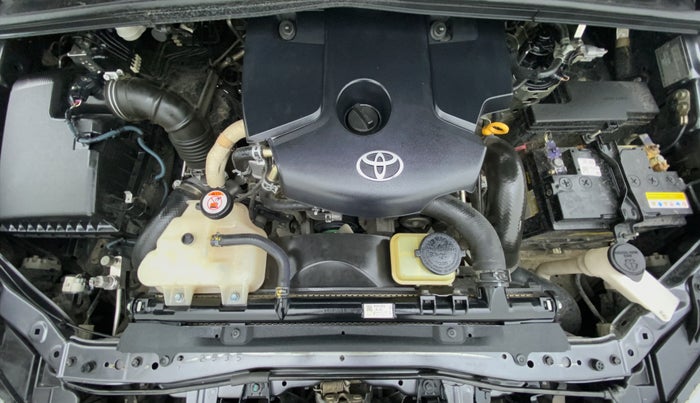 2017 Toyota Innova Crysta 2.8 ZX AT 7 STR, Diesel, Automatic, 85,182 km, Open Bonet