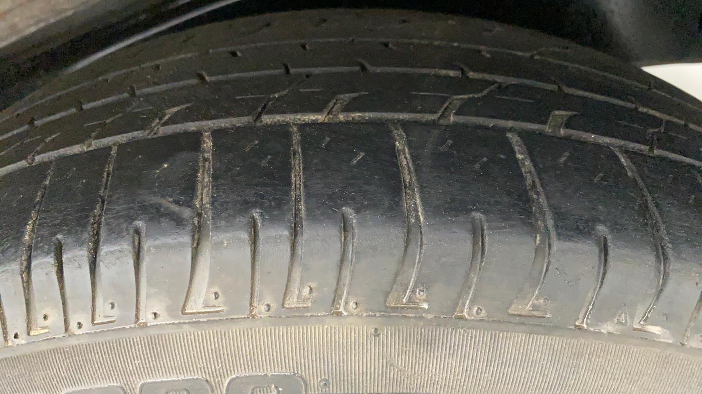 2017 Toyota Innova Crysta 2.8 ZX AT 7 STR, Diesel, Automatic, 85,182 km, Left Rear Tyre Tread