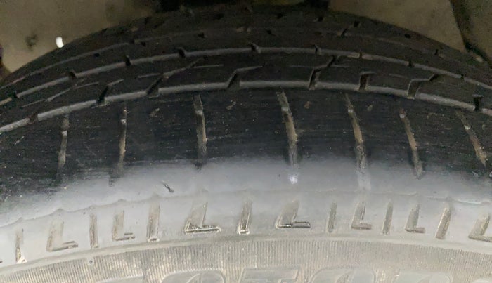 2017 Toyota Innova Crysta 2.8 ZX AT 7 STR, Diesel, Automatic, 85,182 km, Left Front Tyre Tread