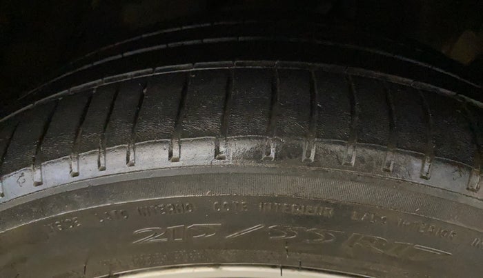 2019 Toyota Innova Crysta 2.7 ZX AT 7 STR, Petrol, Automatic, 89,791 km, Right Front Tyre Tread