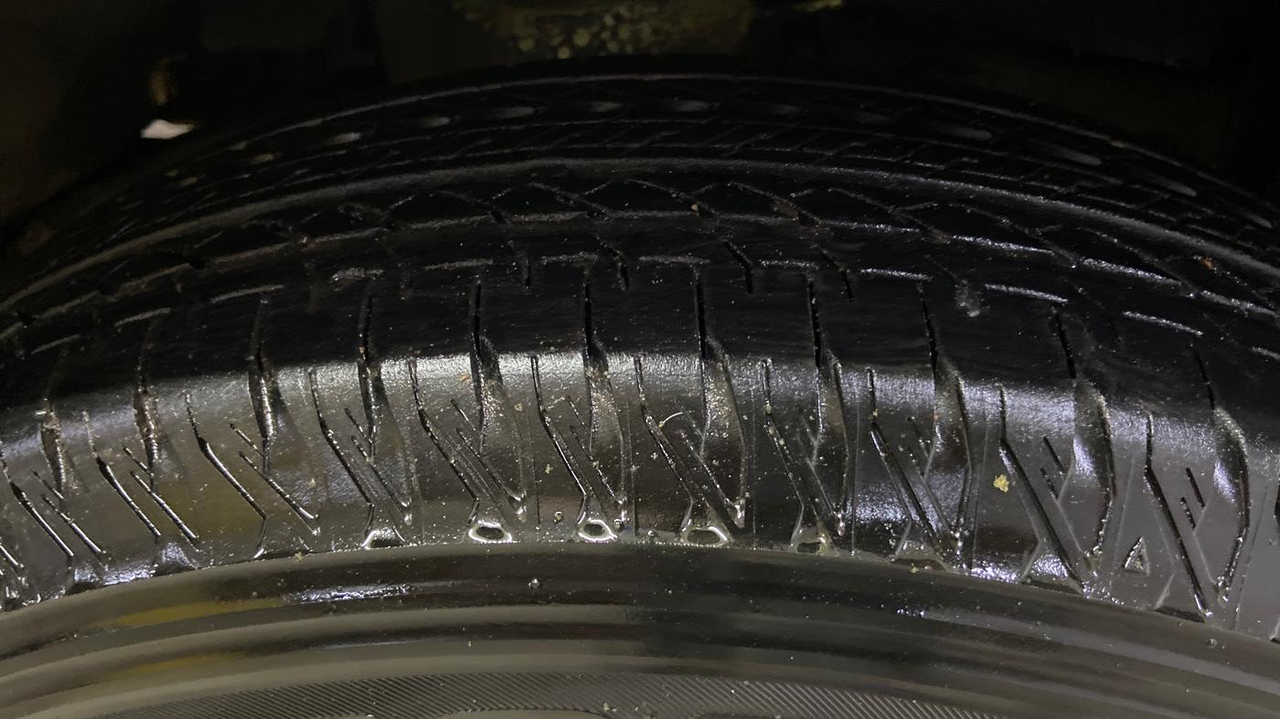 2023 Maruti JIMNY ALPHA ALL GRIP PRO AT, Petrol, Automatic, 35,759 km, Right Front Tyre Tread