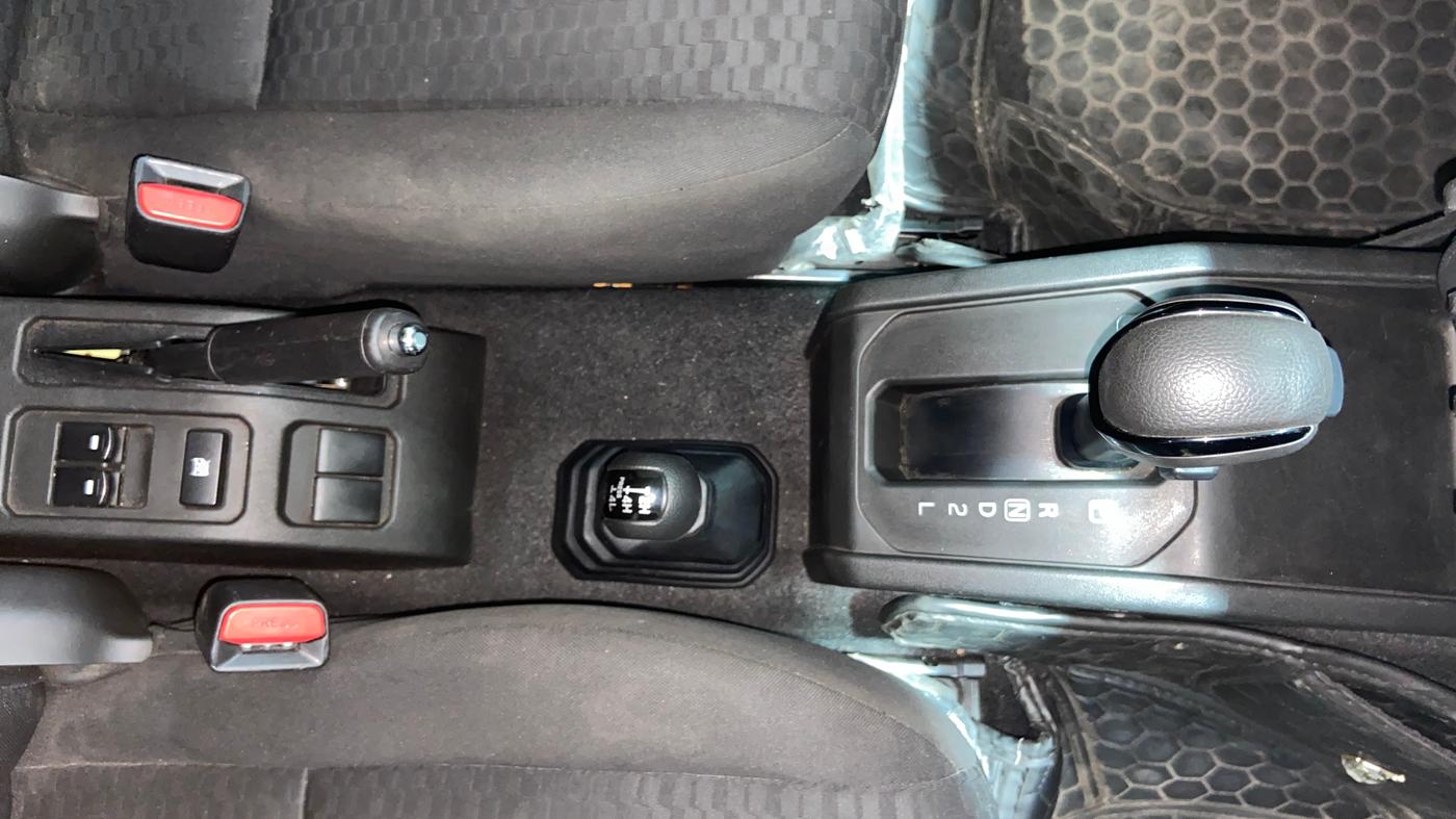 2023 Maruti JIMNY ALPHA ALL GRIP PRO AT, Petrol, Automatic, 35,759 km, Gear Lever
