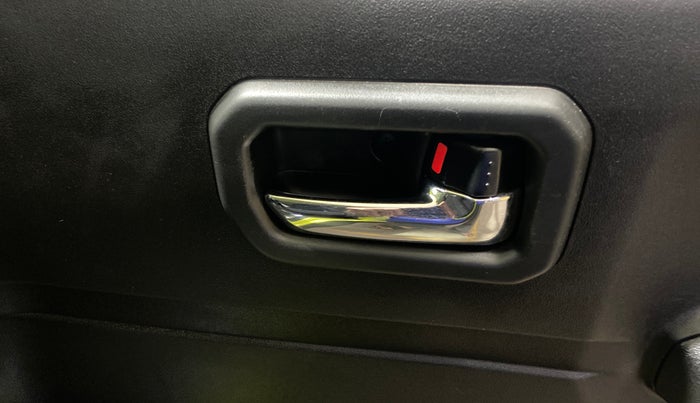 2023 Maruti JIMNY ALPHA ALL GRIP PRO AT, Petrol, Automatic, 35,759 km, Driver Side Door Panels Control