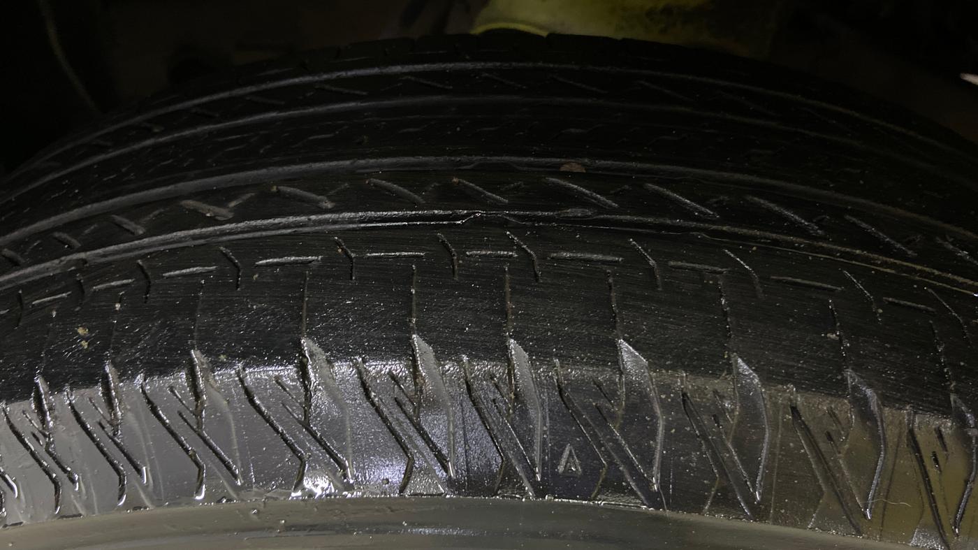 2023 Maruti JIMNY ALPHA ALL GRIP PRO AT, Petrol, Automatic, 35,759 km, Left Front Tyre Tread