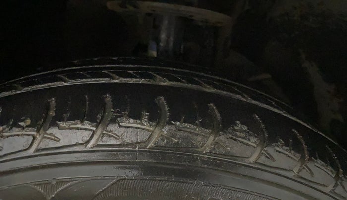 2016 Maruti Baleno DELTA PETROL 1.2, Petrol, Manual, 49,538 km, Right Front Tyre Tread