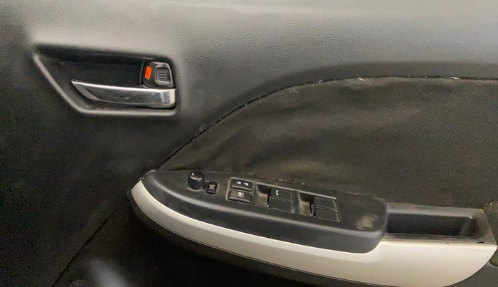 2016 Maruti Baleno DELTA PETROL 1.2, Petrol, Manual, 49,538 km, Driver Side Door Panels Control