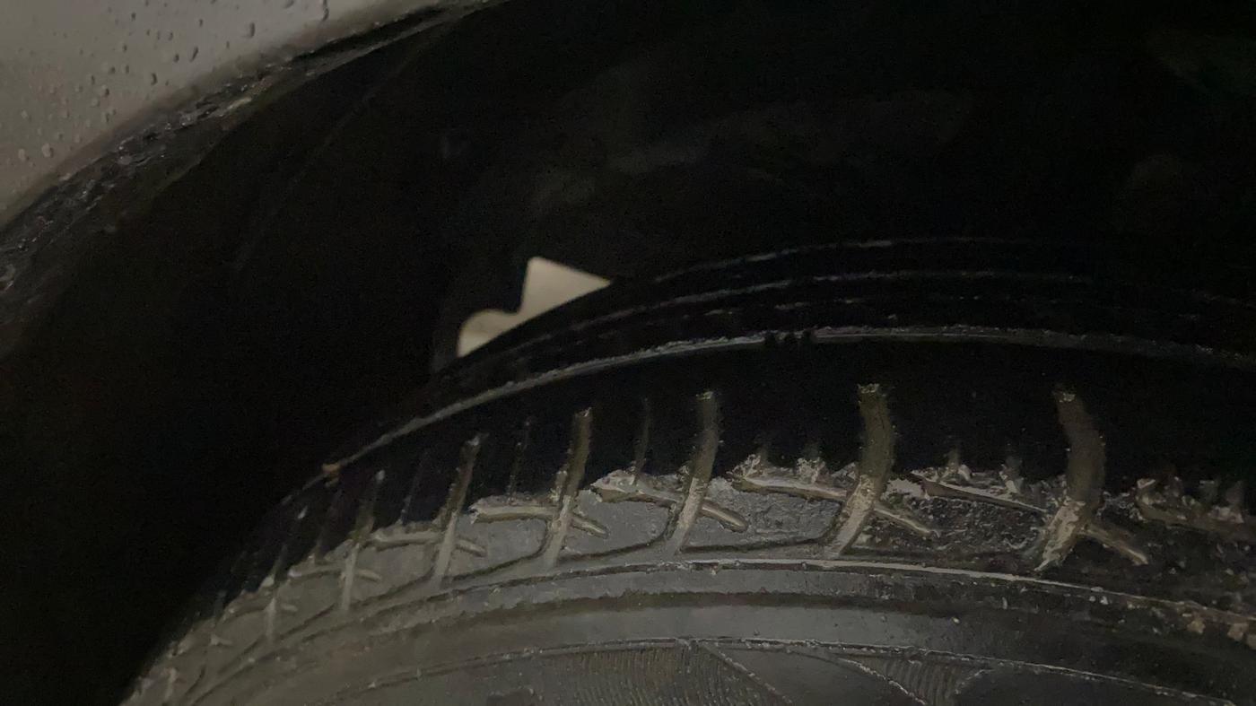 2016 Maruti Baleno DELTA PETROL 1.2, Petrol, Manual, 49,538 km, Left Front Tyre Tread