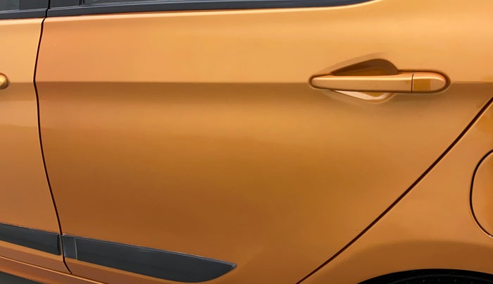 2016 Tata Tiago XZ PETROL, Petrol, Manual, 1,42,521 km, Rear left door - Paint has faded