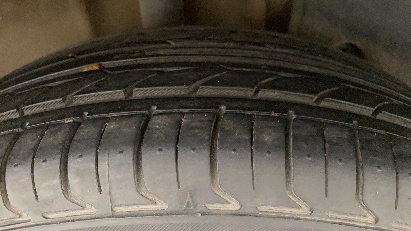 2016 Tata Tiago XZ PETROL, Petrol, Manual, 1,42,521 km, Right Rear Tyre Tread