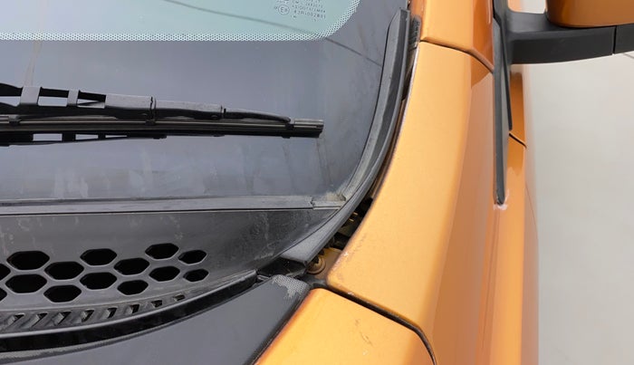 2016 Tata Tiago XZ PETROL, Petrol, Manual, 1,42,521 km, Bonnet (hood) - Cowl vent panel has minor damage