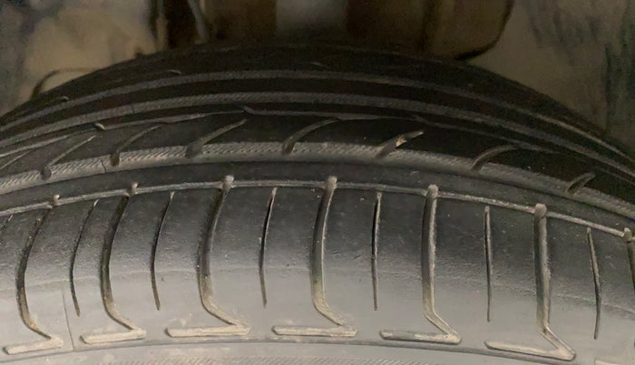 2016 Tata Tiago XZ PETROL, Petrol, Manual, 1,42,521 km, Left Front Tyre Tread