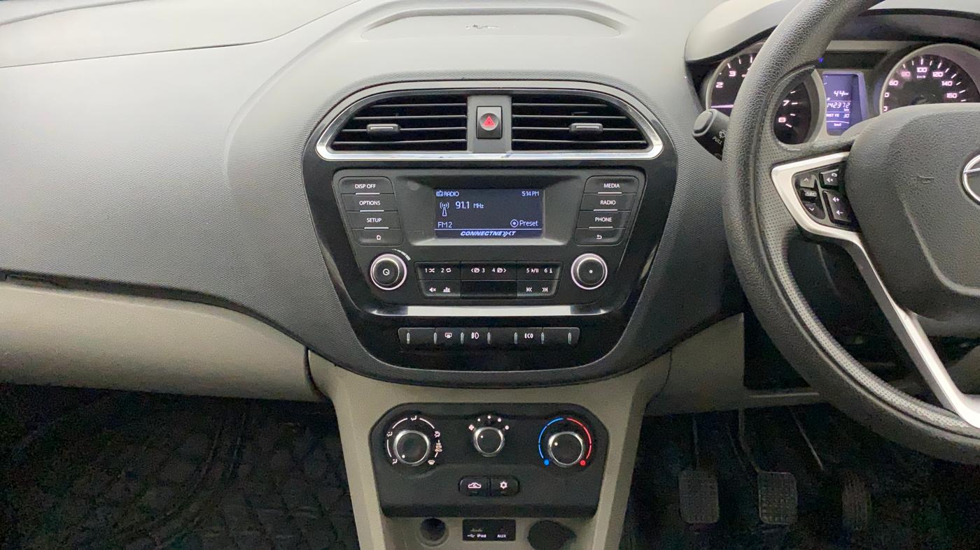 2016 Tata Tiago XZ PETROL, Petrol, Manual, 1,42,521 km, Air Conditioner