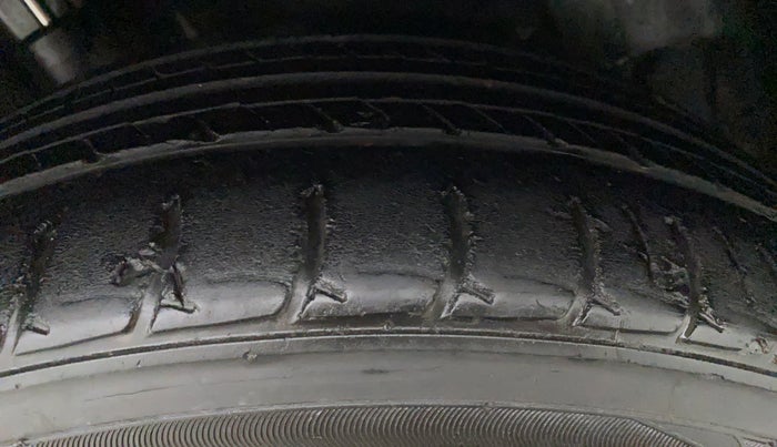 2018 Volkswagen Polo HIGHLINE PLUS 1.0 16 ALLOY, Petrol, Manual, 59,149 km, Left Front Tyre Tread