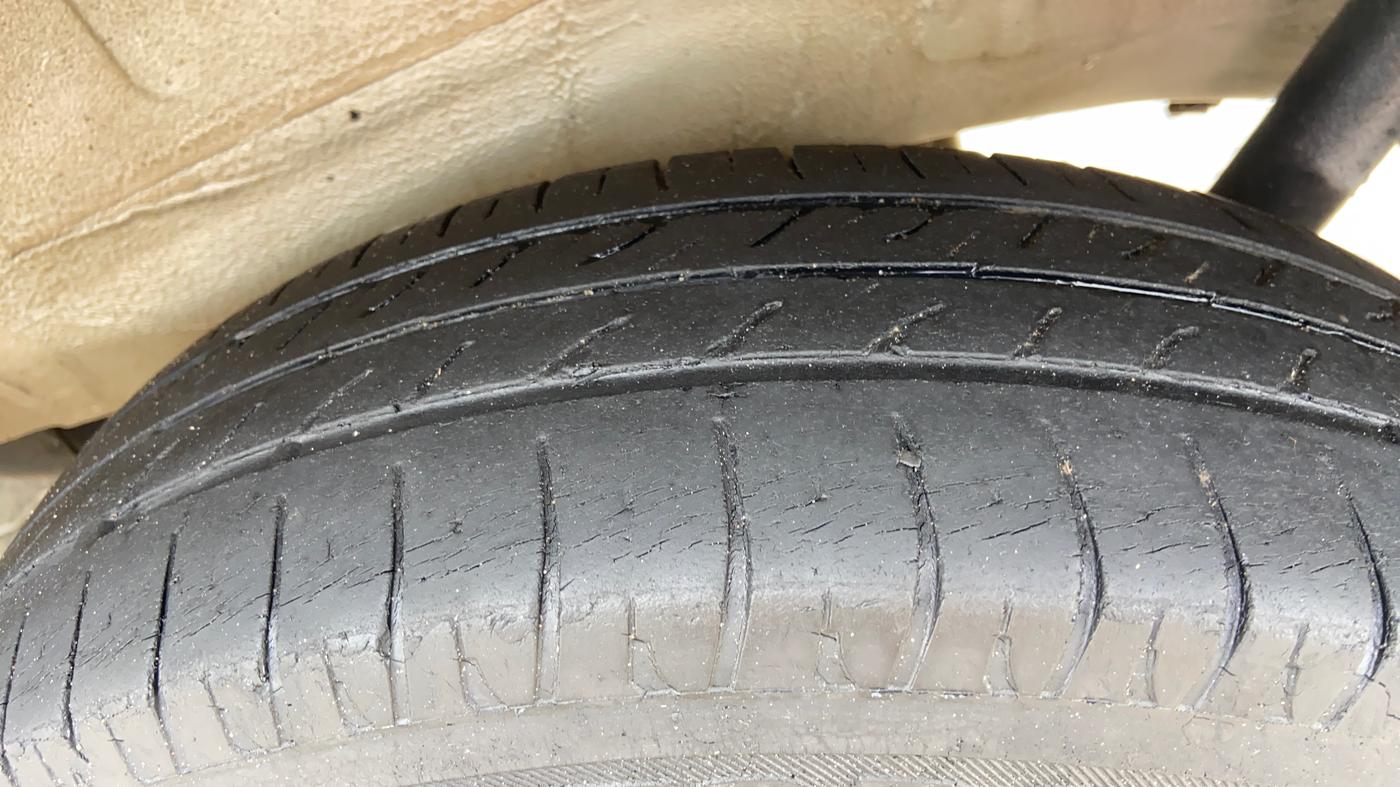 2015 Maruti Wagon R 1.0 VXI, Petrol, Manual, 75,813 km, Left Rear Tyre Tread