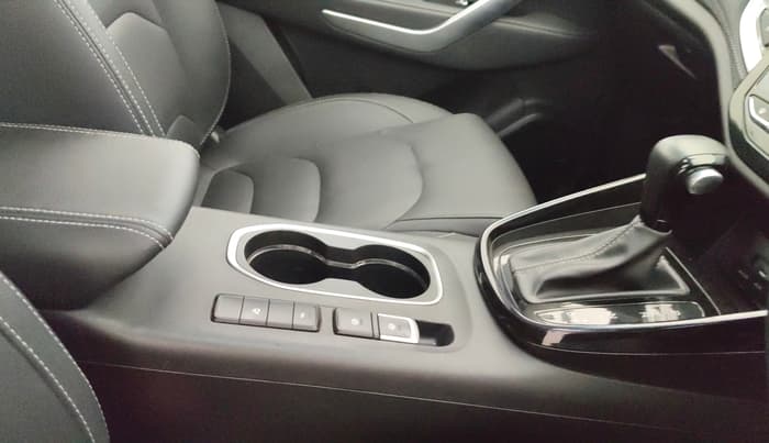 2020 MG HECTOR SHARP 1.5 DCT PETROL, Petrol, Automatic, 74,813 km, Gear Lever