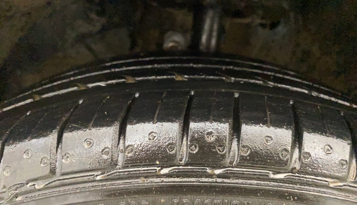 2016 Maruti Baleno ALPHA PETROL 1.2, Petrol, Manual, 52,974 km, Left Front Tyre Tread