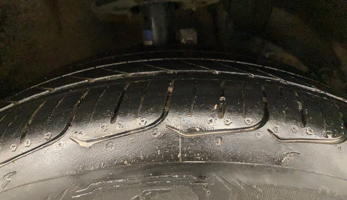 2016 Maruti Baleno ALPHA PETROL 1.2, Petrol, Manual, 52,974 km, Right Front Tyre Tread