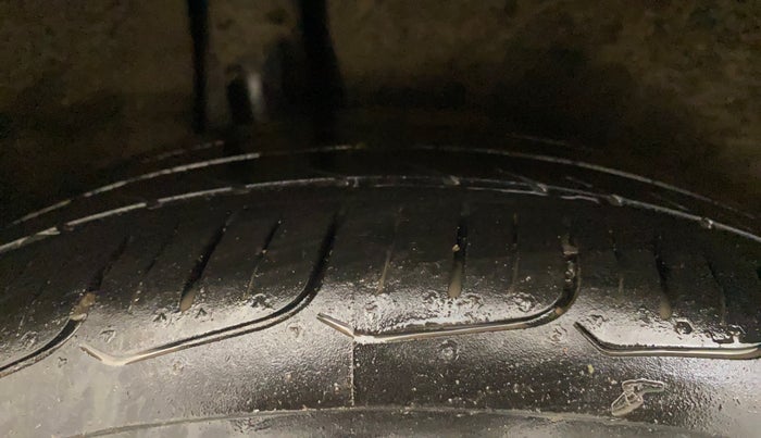 2016 Maruti Baleno ALPHA PETROL 1.2, Petrol, Manual, 52,974 km, Right Rear Tyre Tread