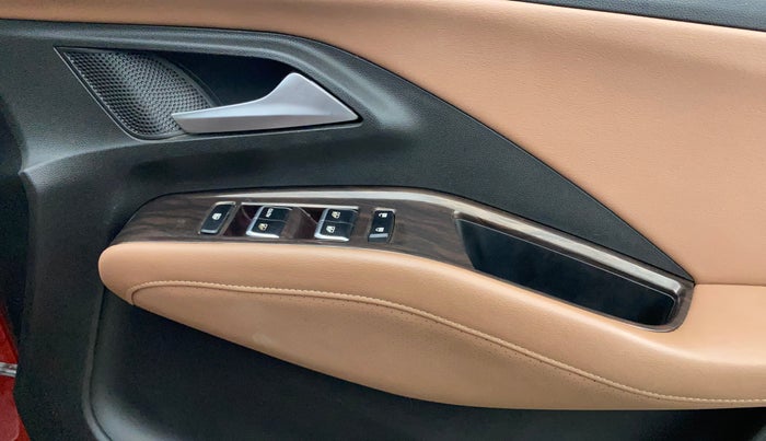 2024 MG HECTOR PLUS SAVVY PRO 1.5 TURBO CVT 6 STR, Petrol, Automatic, 43,507 km, Driver Side Door Panels Control