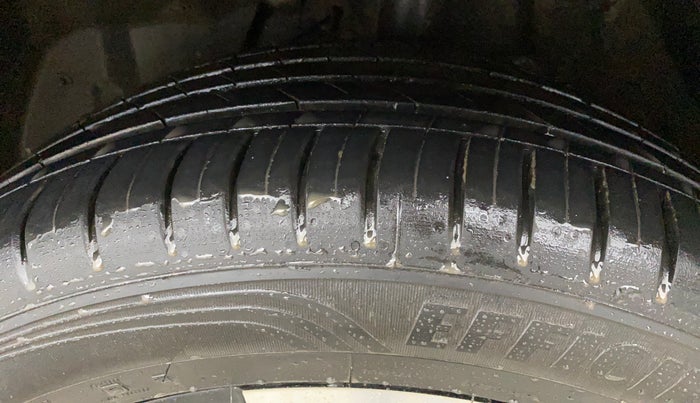 2024 MG HECTOR PLUS SAVVY PRO 1.5 TURBO CVT 6 STR, Petrol, Automatic, 43,507 km, Left Front Tyre Tread