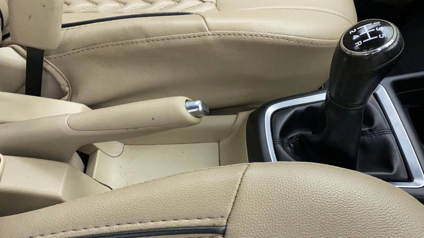 2017 Maruti Dzire VDI, Diesel, Manual, 94,792 km, Gear Lever