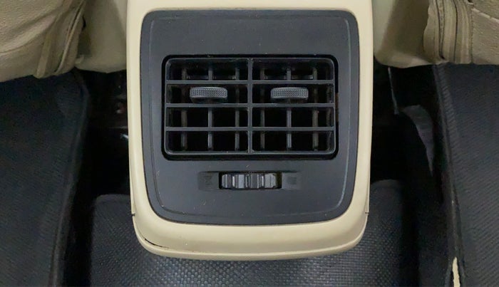 2017 Maruti Dzire VDI, Diesel, Manual, 94,792 km, Rear AC Vents