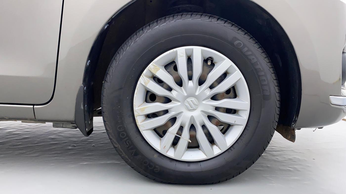2017 Maruti Dzire VDI, Diesel, Manual, 94,792 km, Right Front Wheel