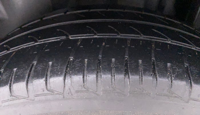 2017 Skoda Rapid Style 1.5 TDI AT, Diesel, Automatic, 85,145 km, Left Rear Tyre Tread