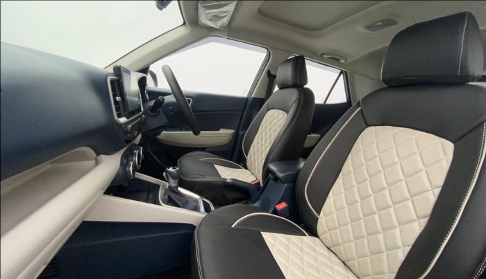 2019 Hyundai VENUE SX PLUS 1.0 TURBO DCT DUAL TONE, Petrol, Automatic, 63,282 km, Right Side Front Door Cabin