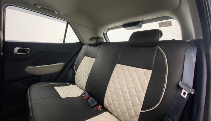2019 Hyundai VENUE SX PLUS 1.0 TURBO DCT DUAL TONE, Petrol, Automatic, 63,282 km, Right Side Rear Door Cabin