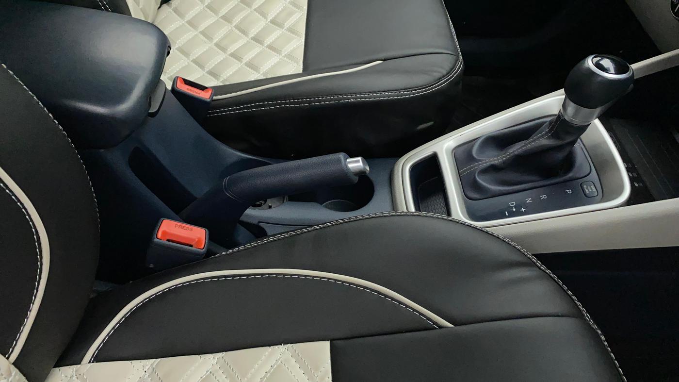 2019 Hyundai VENUE SX PLUS 1.0 TURBO DCT DUAL TONE, Petrol, Automatic, 63,282 km, Gear Lever