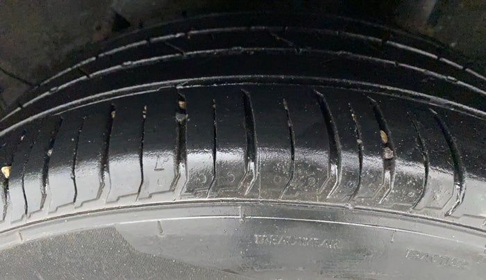 2019 Hyundai VENUE SX PLUS 1.0 TURBO DCT DUAL TONE, Petrol, Automatic, 63,282 km, Left Rear Tyre Tread