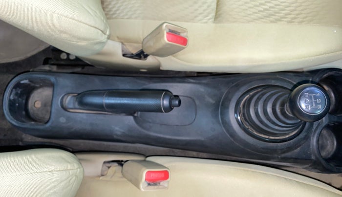 2015 Honda Amaze 1.5L I-DTEC E, Diesel, Manual, 89,284 km, Gear Lever