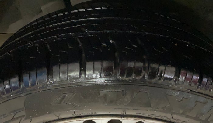 2015 Honda Amaze 1.5L I-DTEC E, Diesel, Manual, 89,284 km, Right Rear Tyre Tread