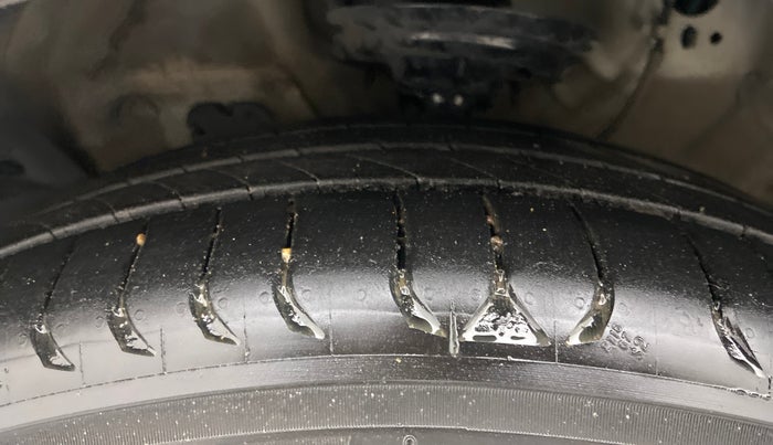 2018 Hyundai Creta SX AT 1.6 PETROL, Petrol, Automatic, 62,320 km, Left Front Tyre Tread