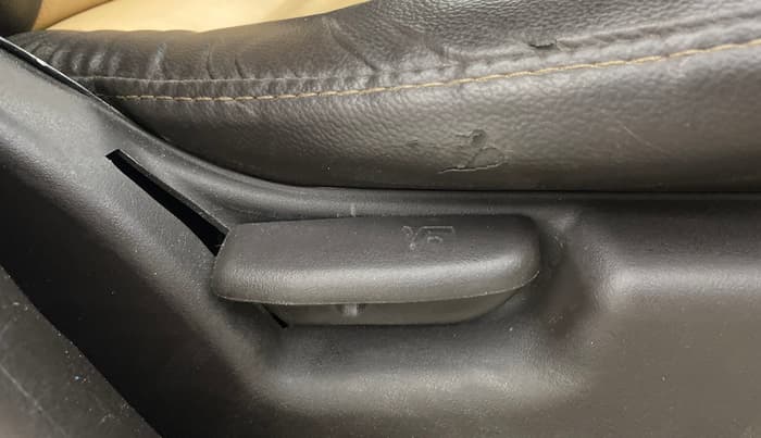 2013 Hyundai Santro Xing GLS, Petrol, Manual, 41,289 km, Driver Side Adjustment Panel