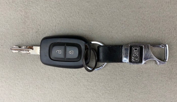 2018 Renault Duster RXL PETROL, Petrol, Manual, 52,382 km, Key Close Up