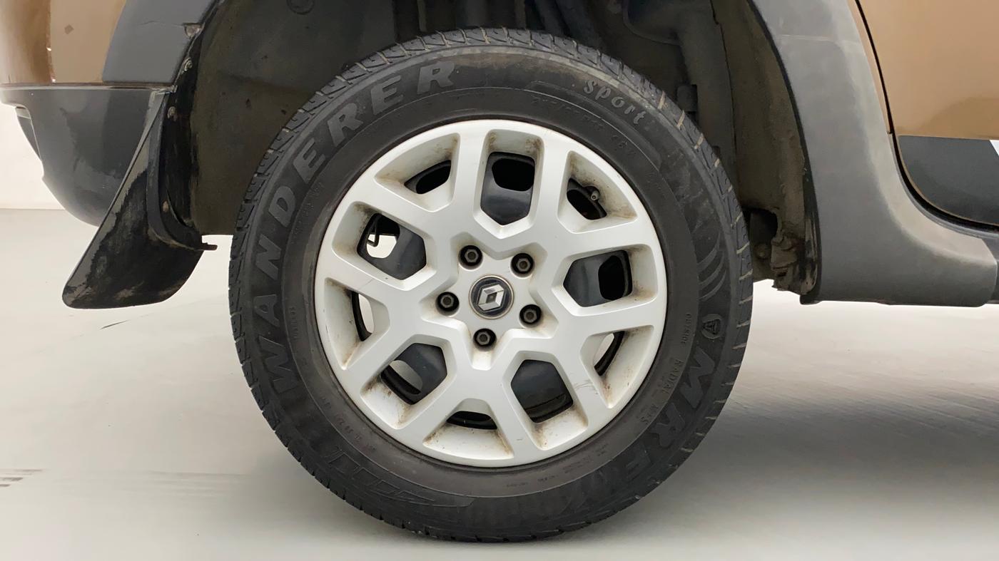 2018 Renault Duster RXL PETROL, Petrol, Manual, 52,382 km, Right Rear Wheel