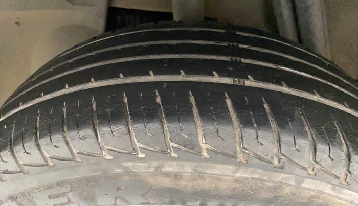 2018 Renault Duster RXL PETROL, Petrol, Manual, 52,382 km, Right Rear Tyre Tread