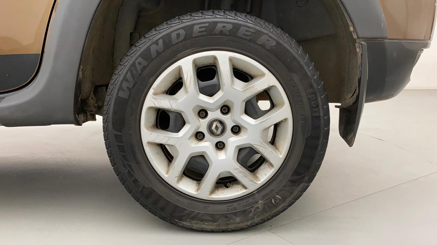 2018 Renault Duster RXL PETROL, Petrol, Manual, 52,382 km, Left Rear Wheel