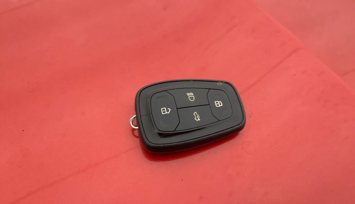 2021 Tata ALTROZ XZ PLUS PETROL, Petrol, Manual, 31,358 km, Key Close Up