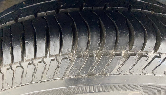 2013 Honda Brio S MT, Petrol, Manual, 42,158 km, Left Rear Tyre Tread