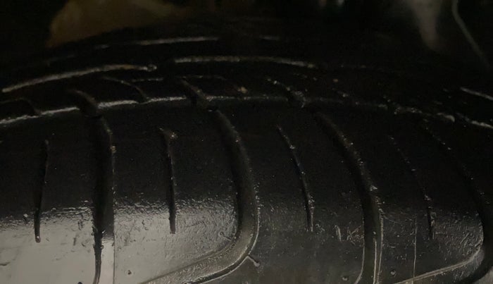 2015 Ford Ecosport TITANIUM 1.5L PETROL, Petrol, Manual, 86,543 km, Right Front Tyre Tread