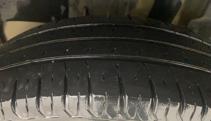 2019 Maruti Swift VXI AMT, Petrol, Automatic, 41,165 km, Left Rear Tyre Tread