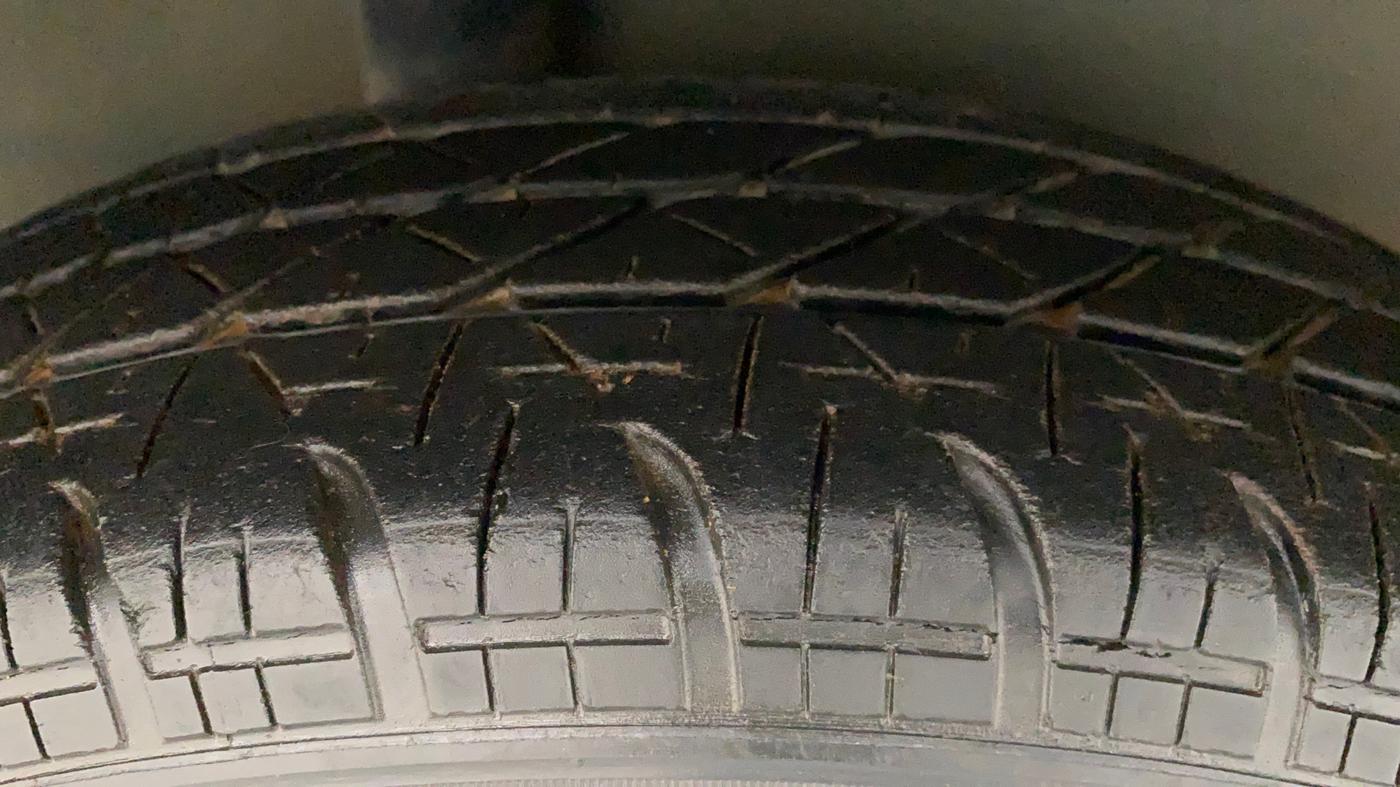 2010 Maruti Ritz VXI GENUS, Petrol, Manual, 27,064 km, Right Rear Tyre Tread